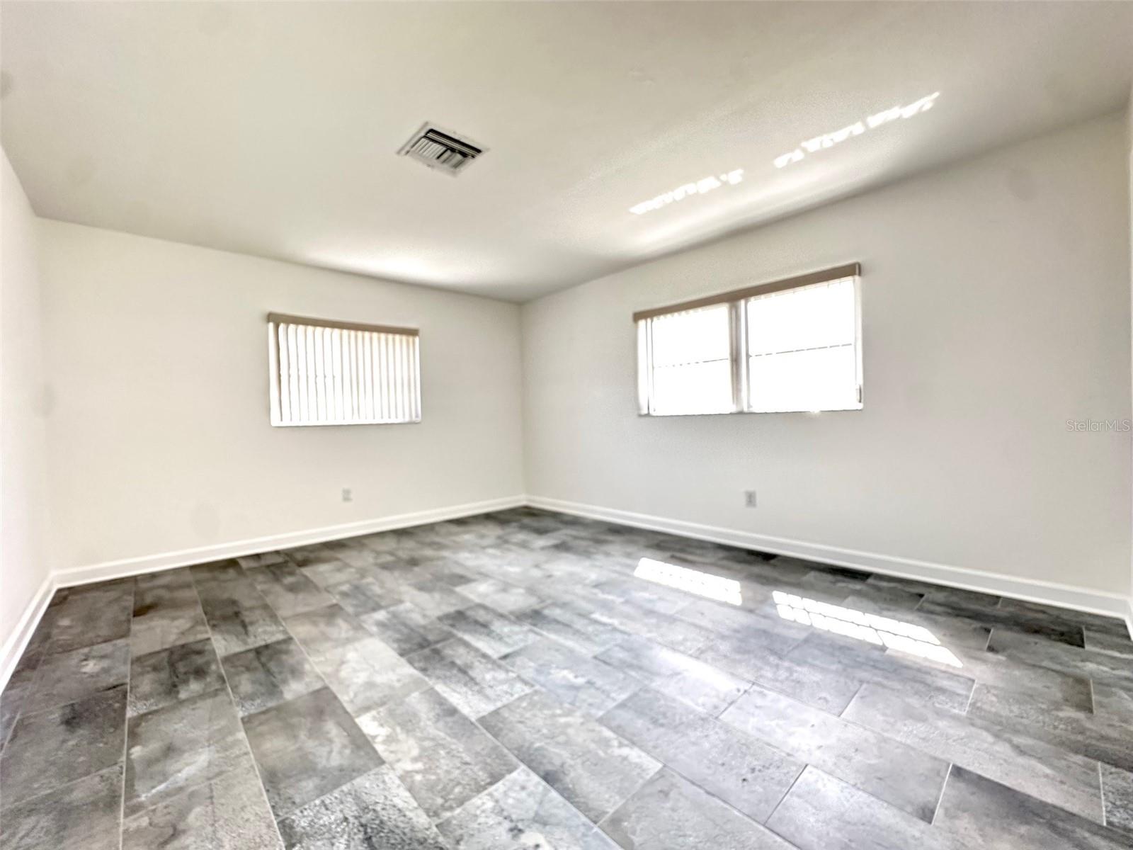 10 158TH AVE — photo 14