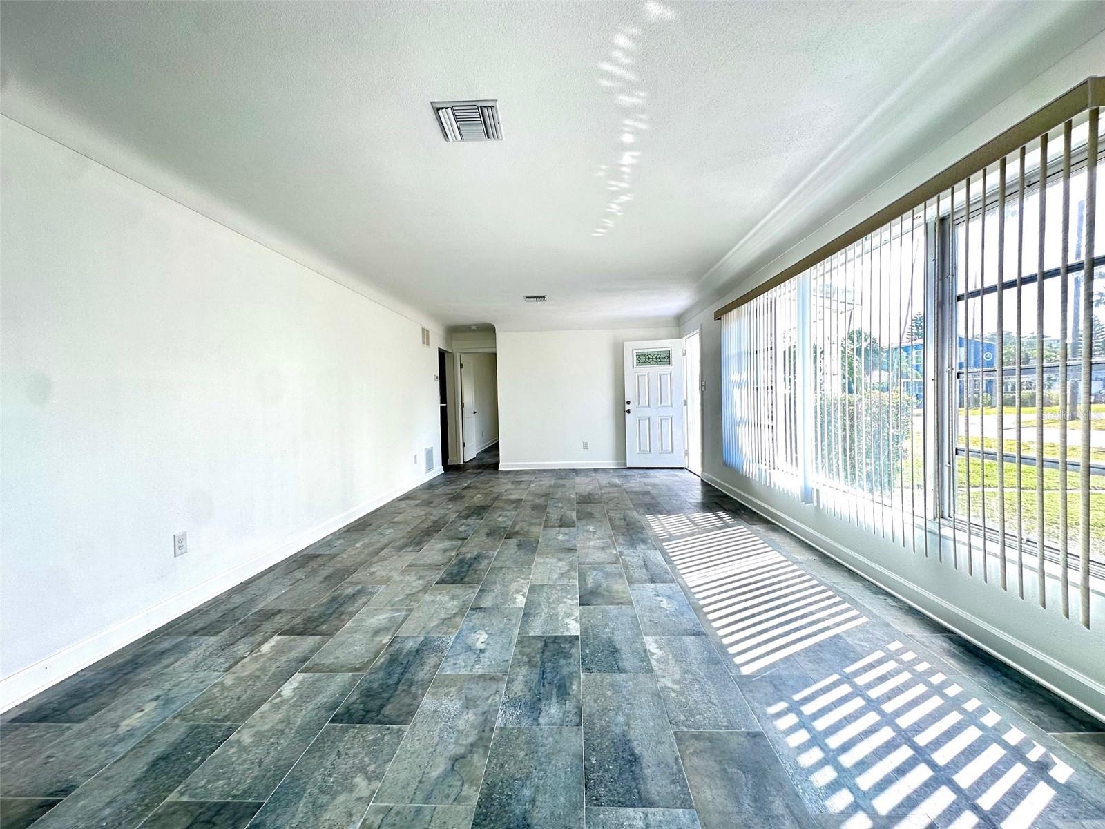 10 158TH AVE — photo 3