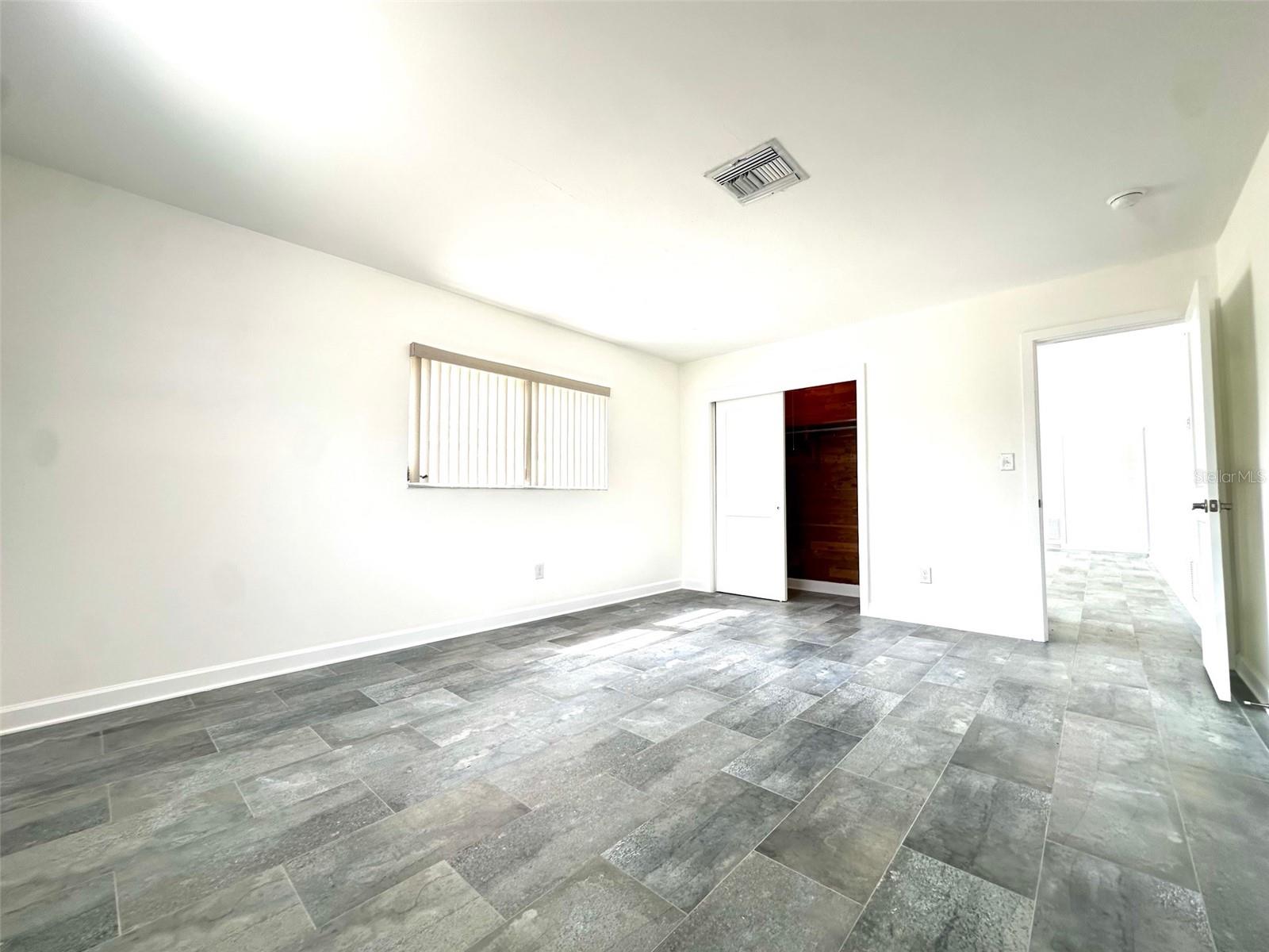 10 158TH AVE — photo 15