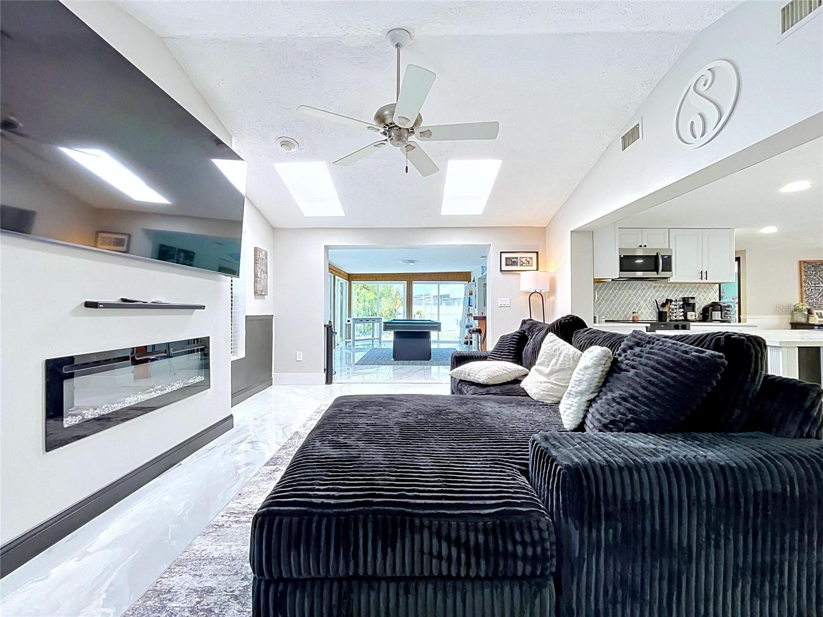 6950 SOUTHWIND DR — photo 12