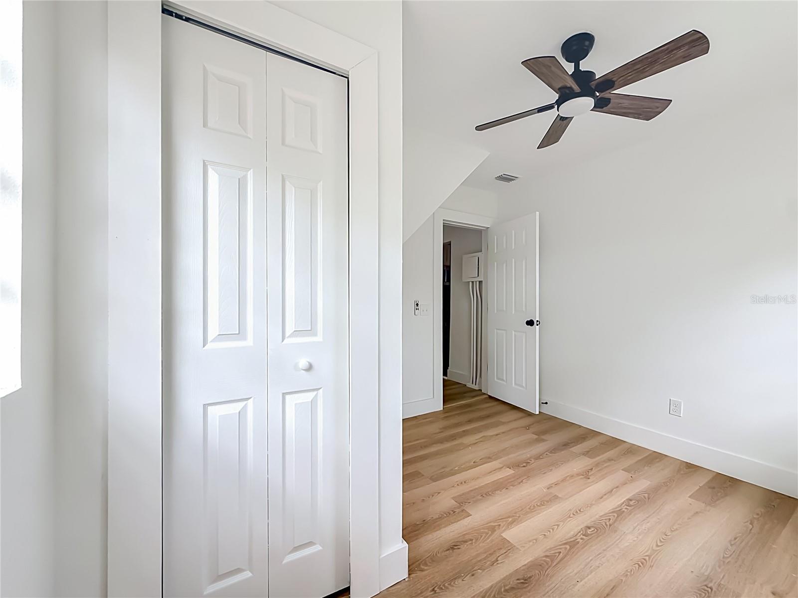 6705 N ELIZABETH ST — photo 18