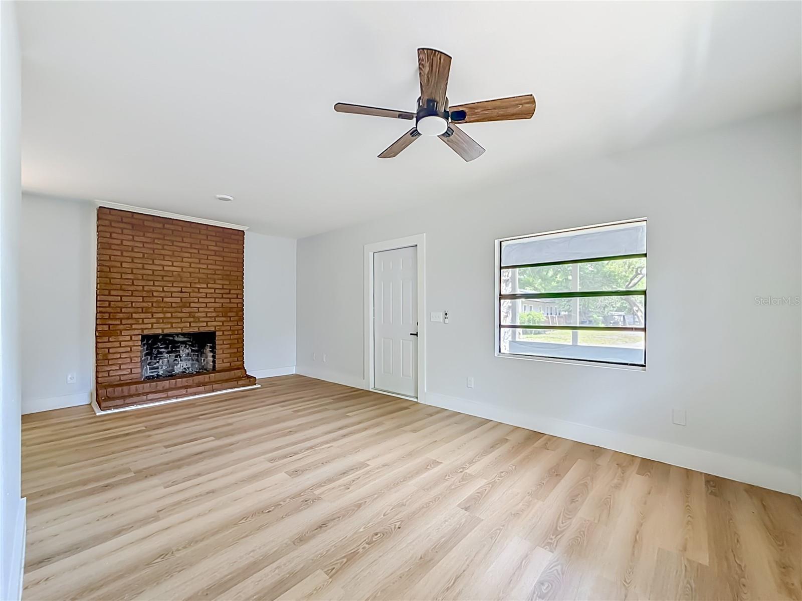 6705 N ELIZABETH ST — photo 7