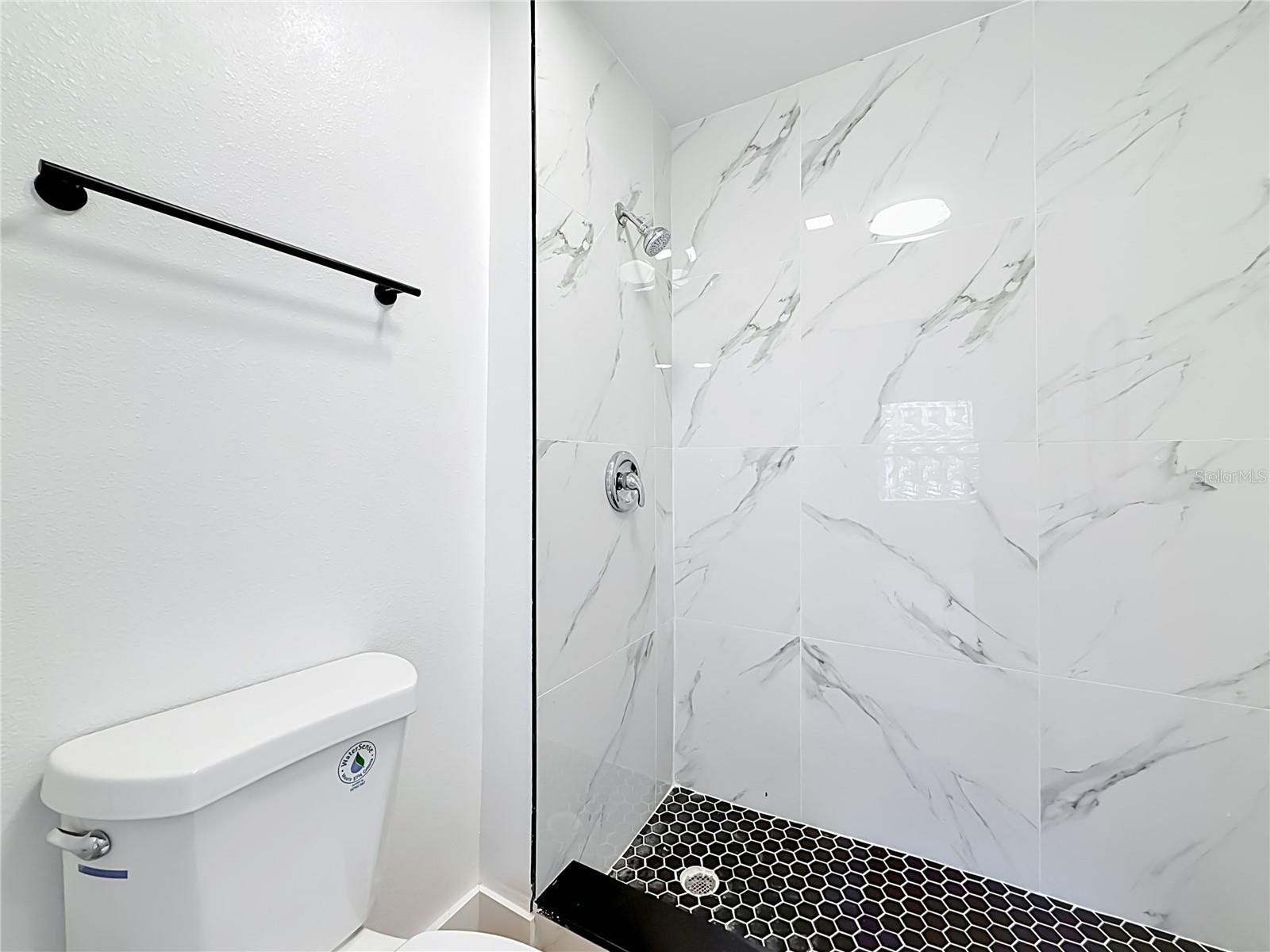 6705 N ELIZABETH ST — photo 54