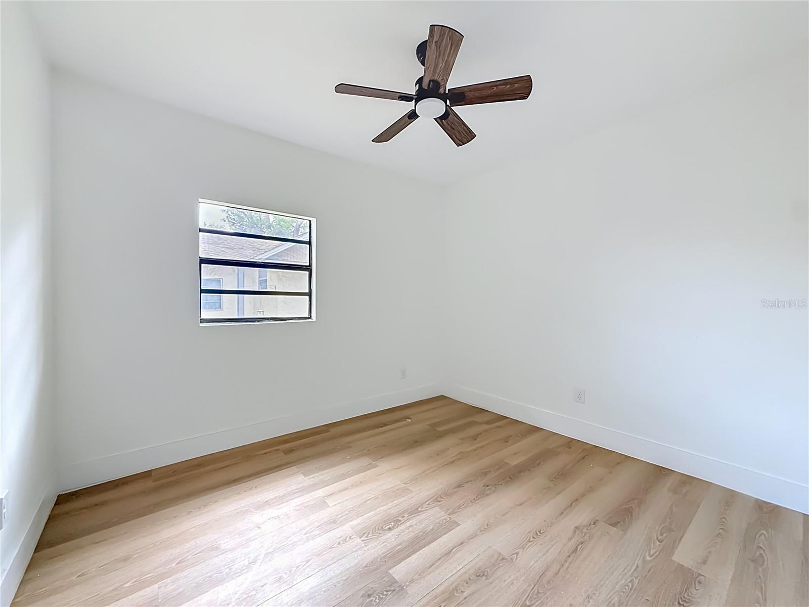 6705 N ELIZABETH ST — photo 14