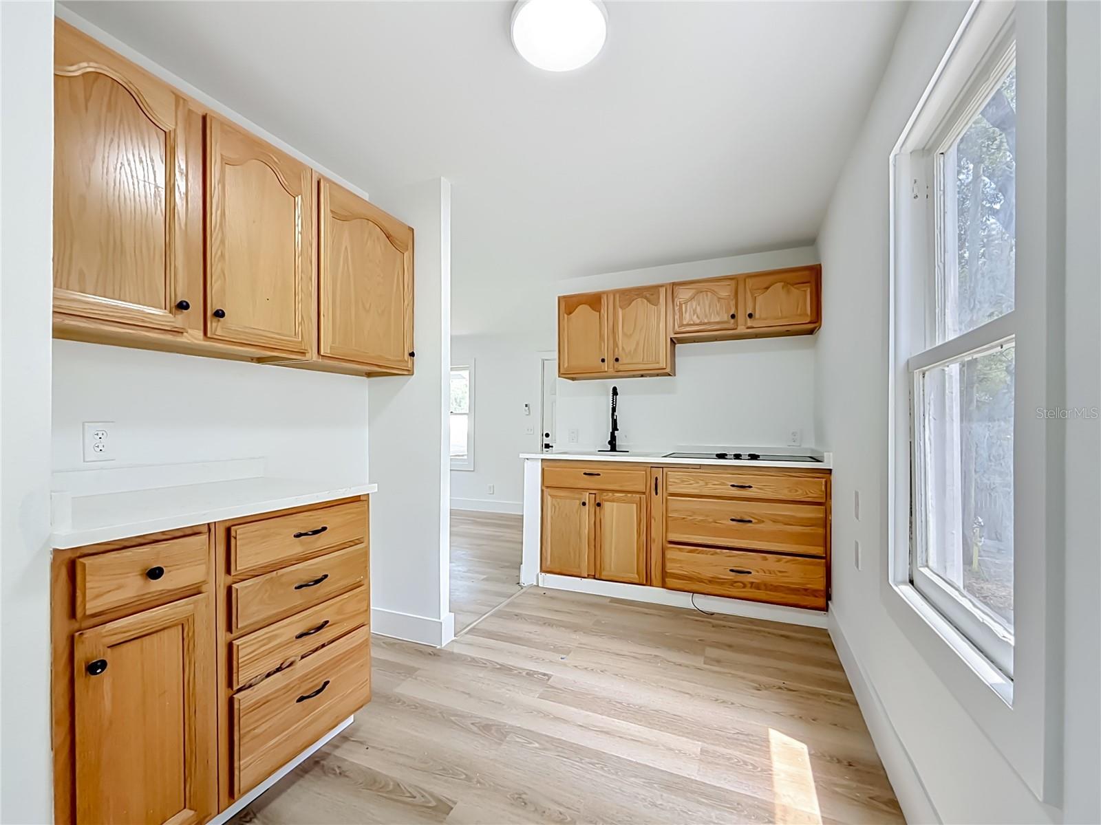 6705 N ELIZABETH ST — photo 48