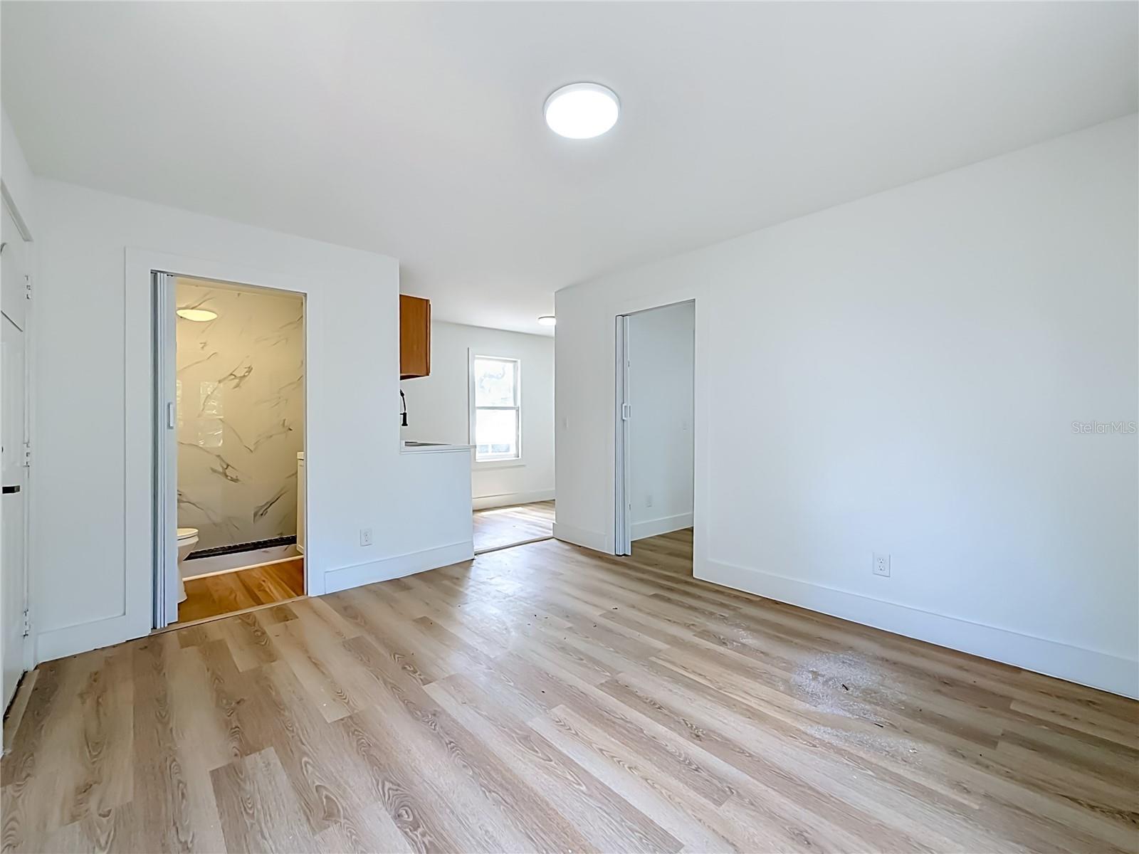 6705 N ELIZABETH ST — photo 42