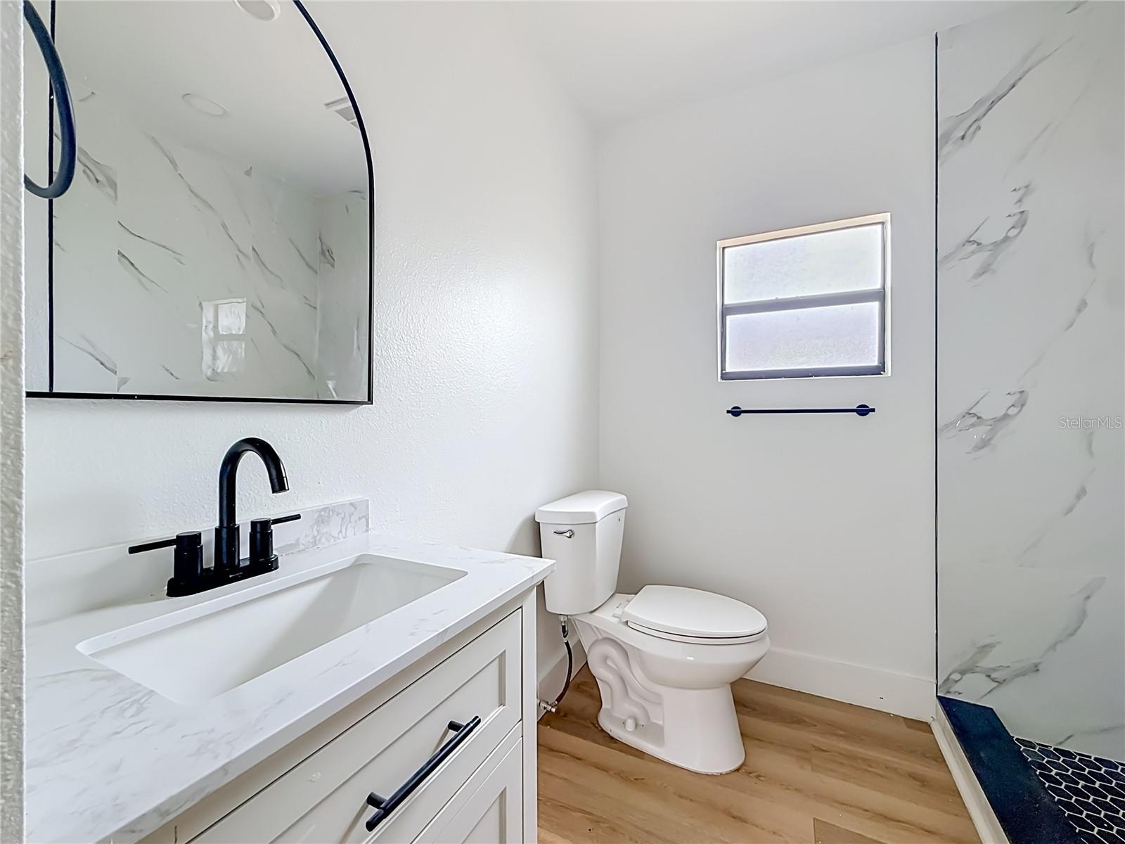 6705 N ELIZABETH ST — photo 19