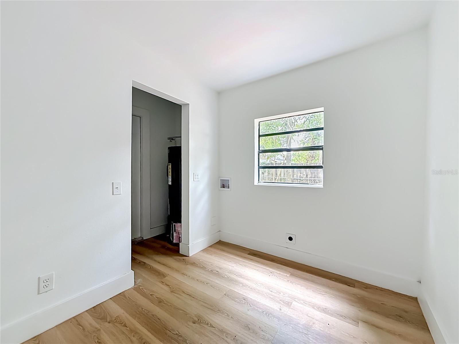 6705 N ELIZABETH ST — photo 23