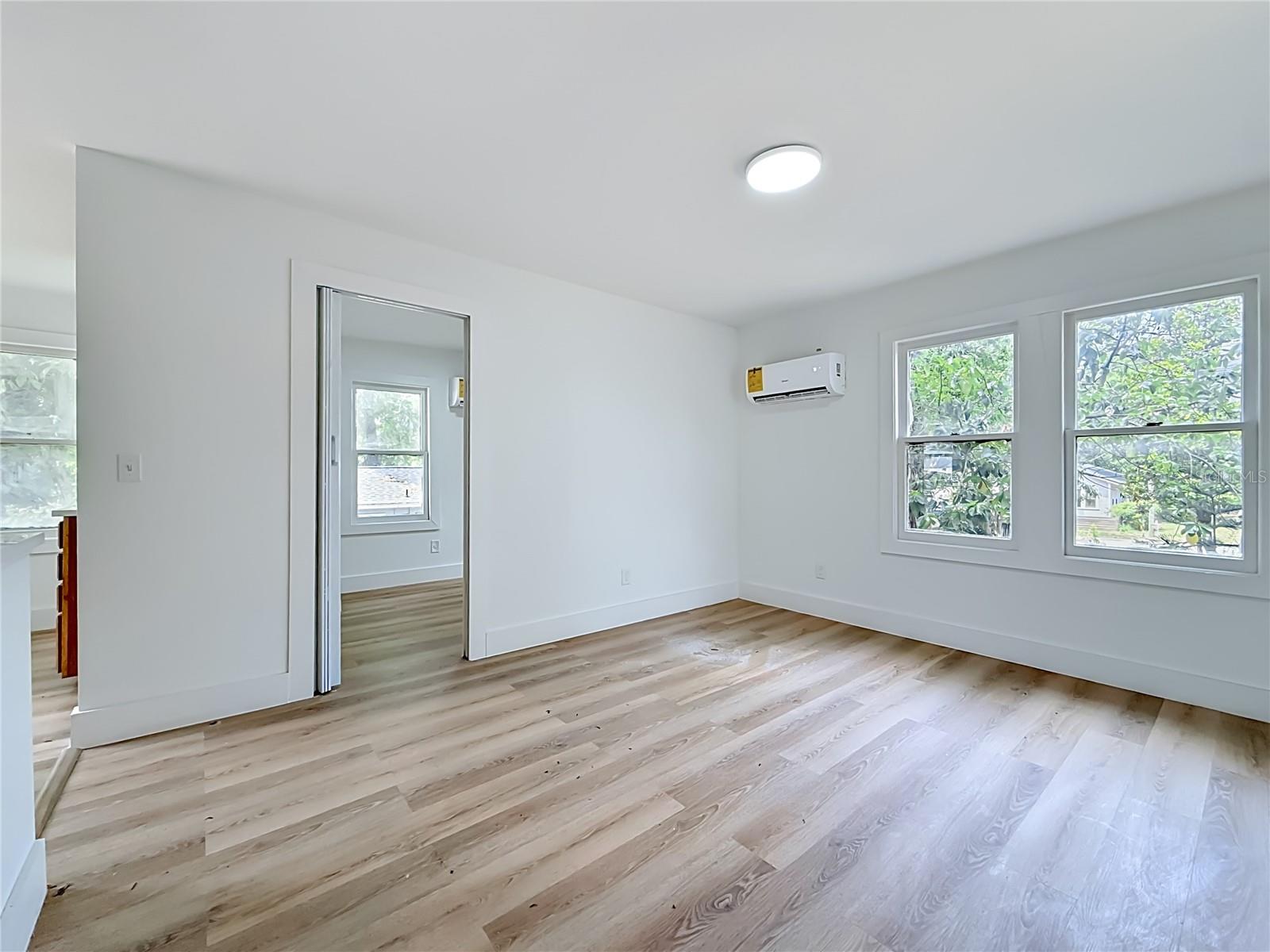 6705 N ELIZABETH ST — photo 41