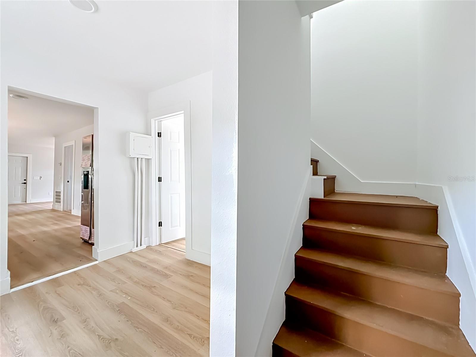6705 N ELIZABETH ST — photo 25
