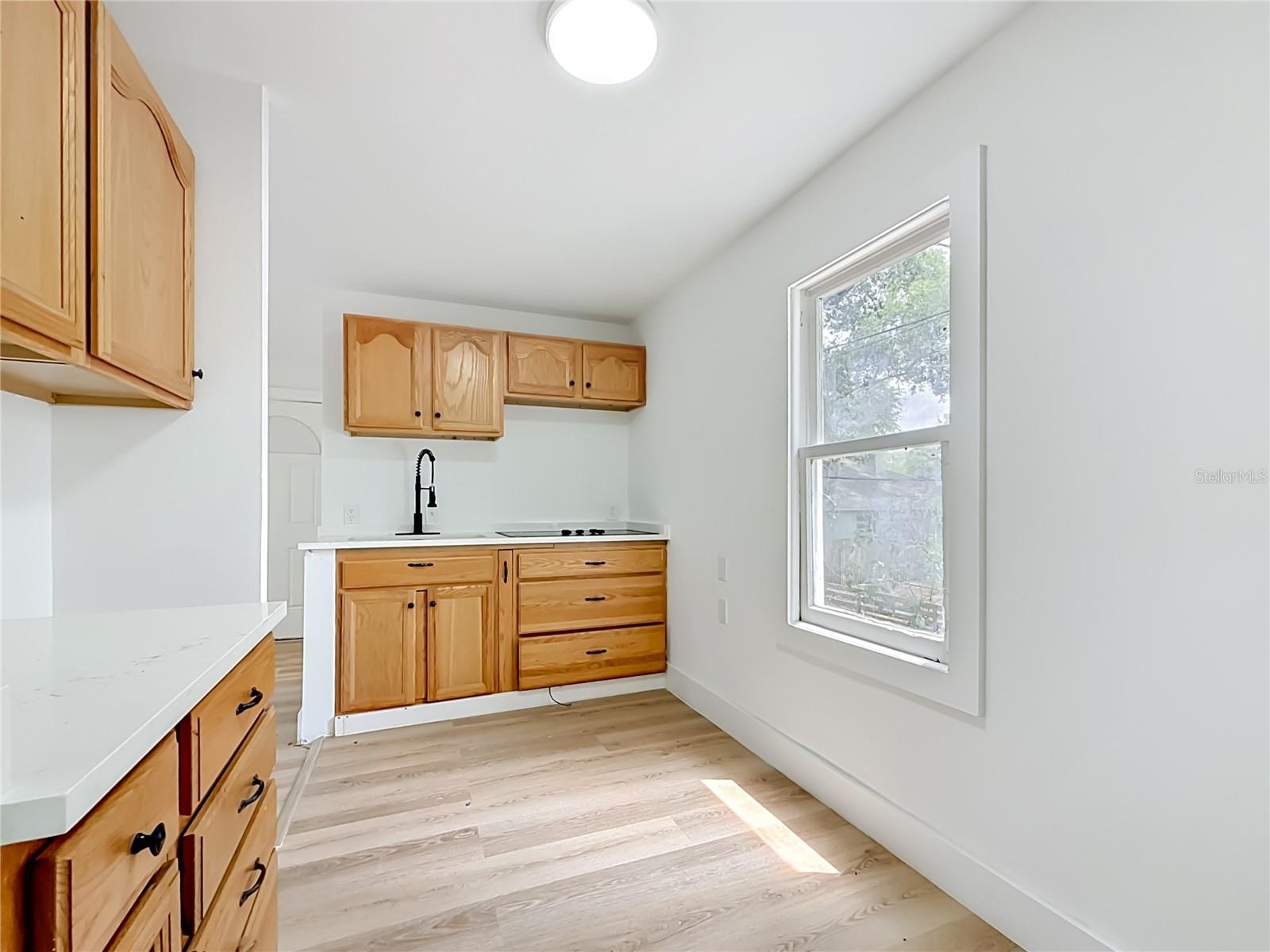 6705 N ELIZABETH ST — photo 49