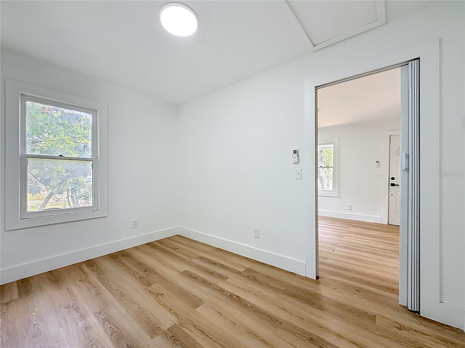 6705 N ELIZABETH ST — photo 51