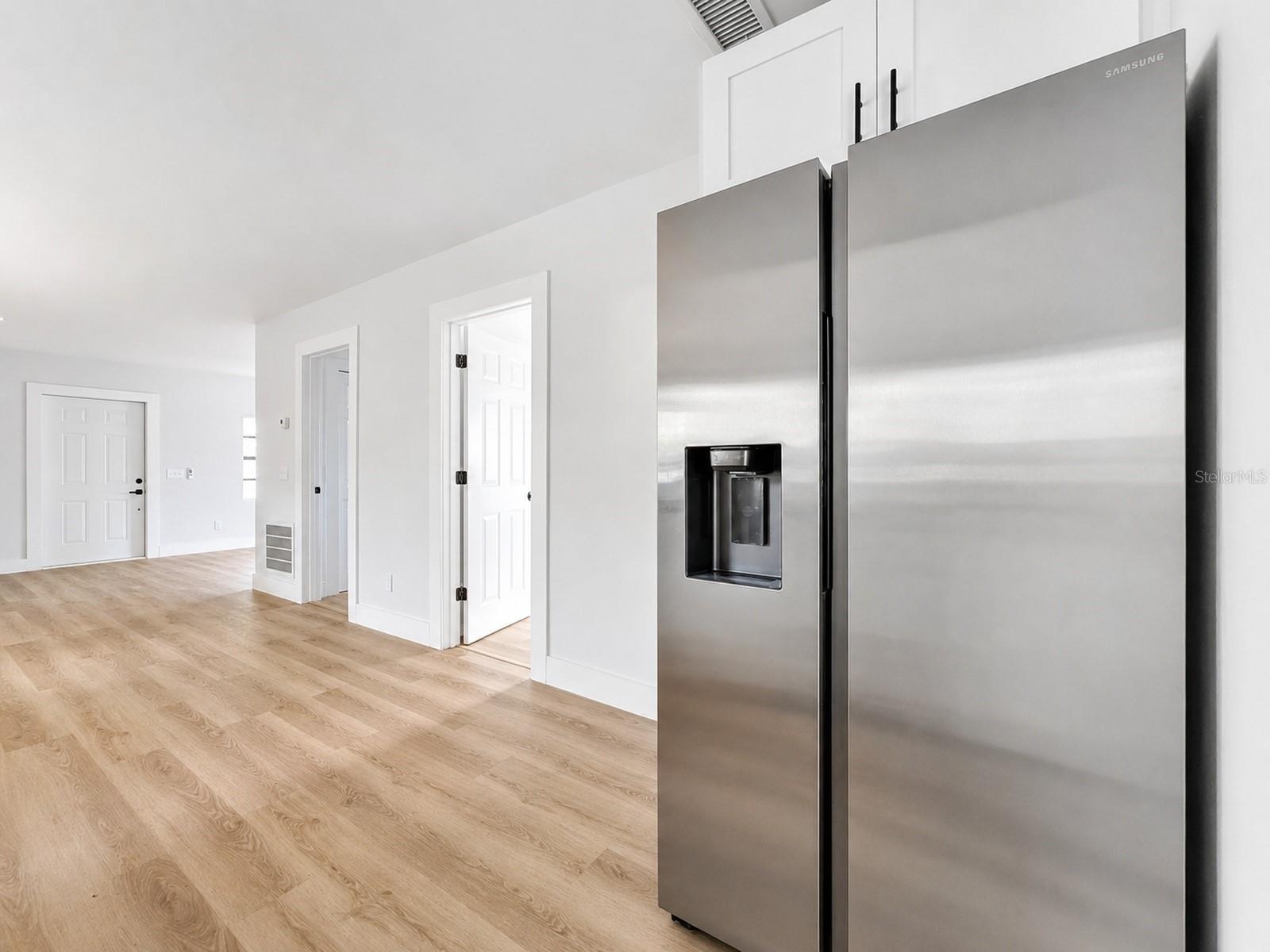 6705 N ELIZABETH ST — photo 11