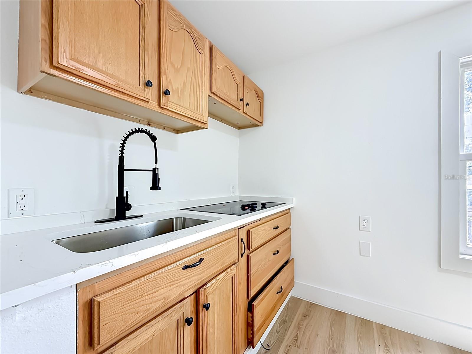 6705 N ELIZABETH ST — photo 45