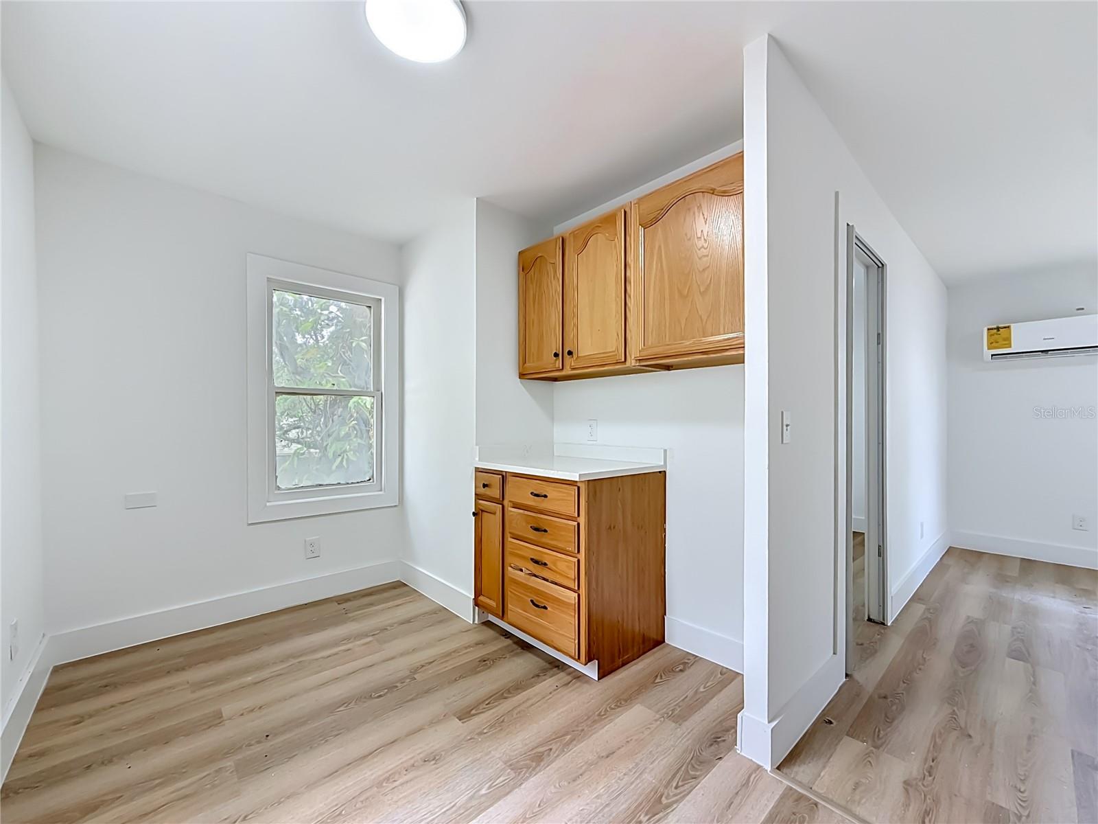 6705 N ELIZABETH ST — photo 47