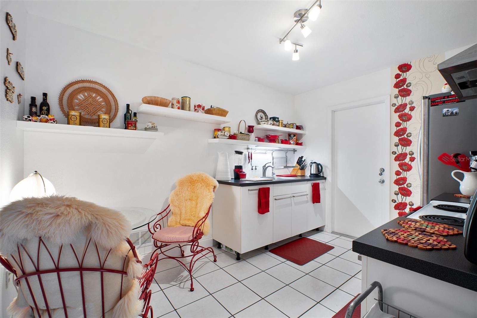 8716 TRIONFO AVE — photo 11