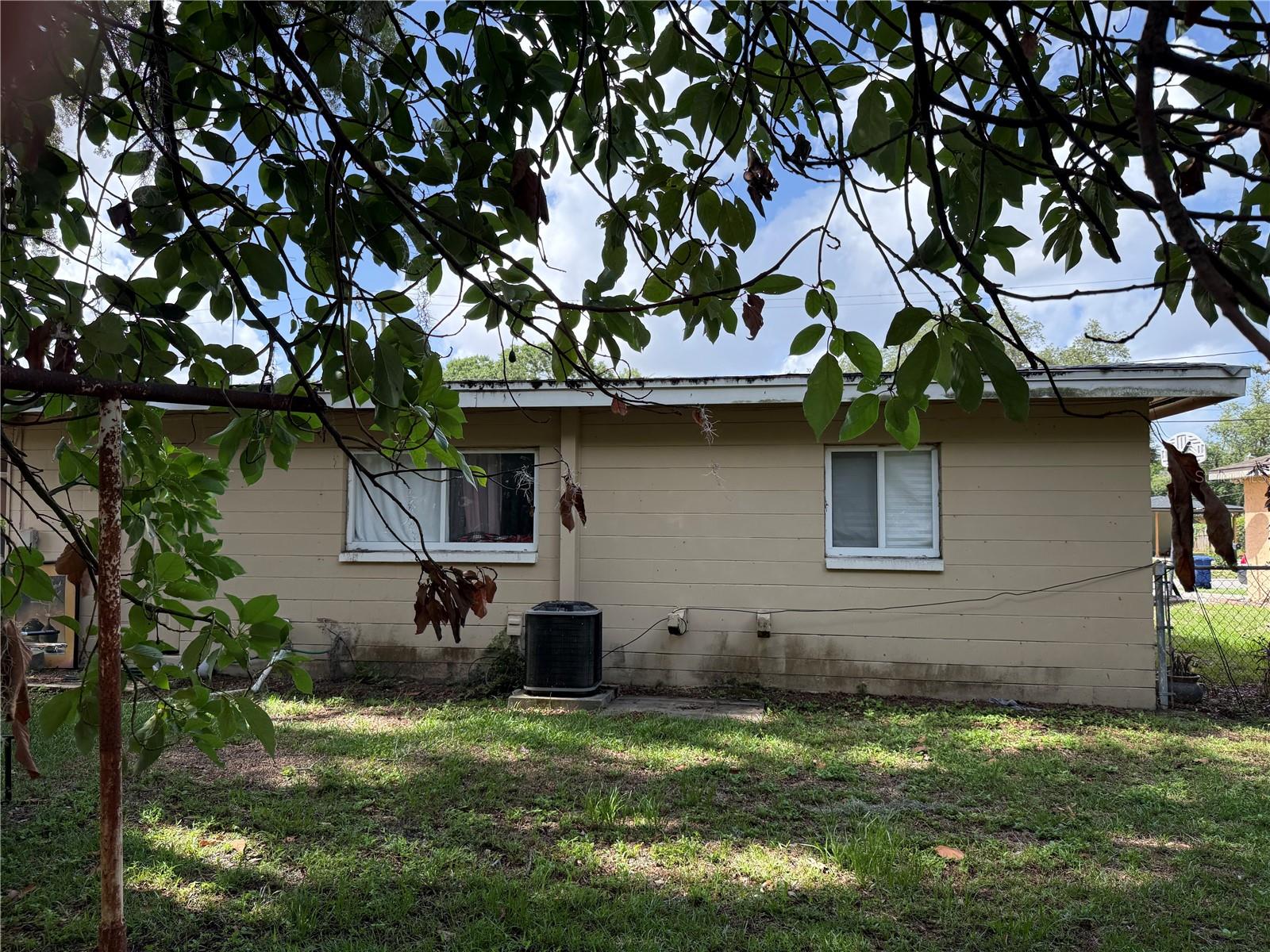 3210 E FERN ST — photo 14