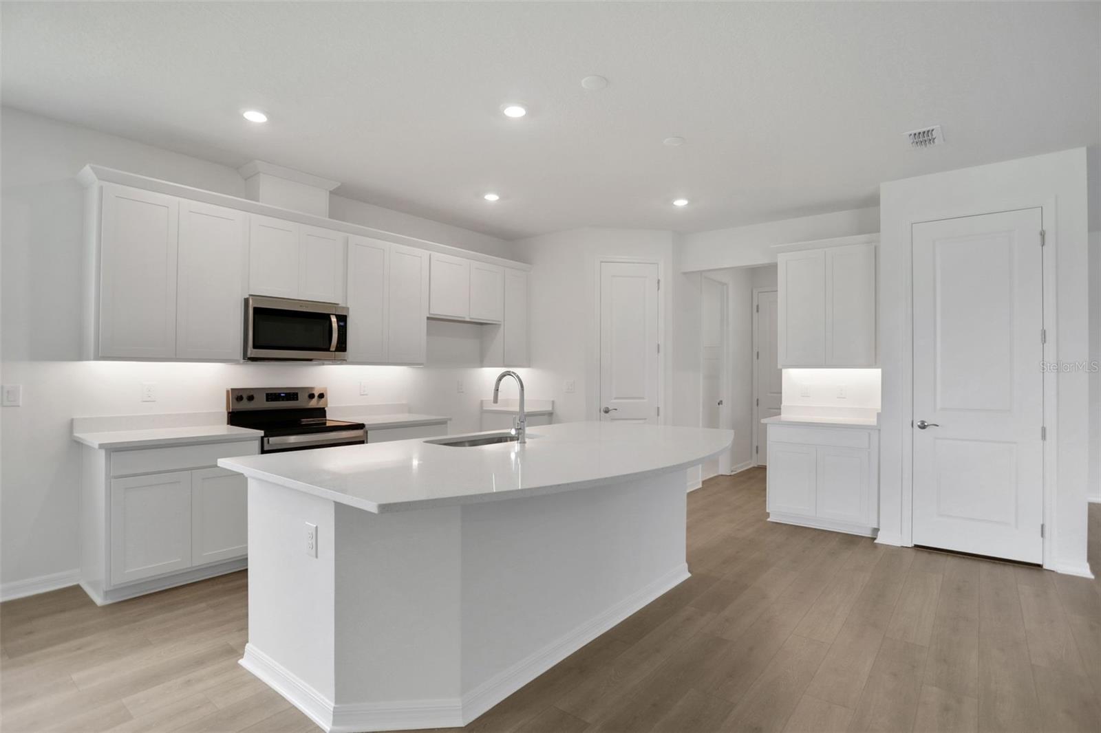 7418 SEA MANATEE ST — photo 30