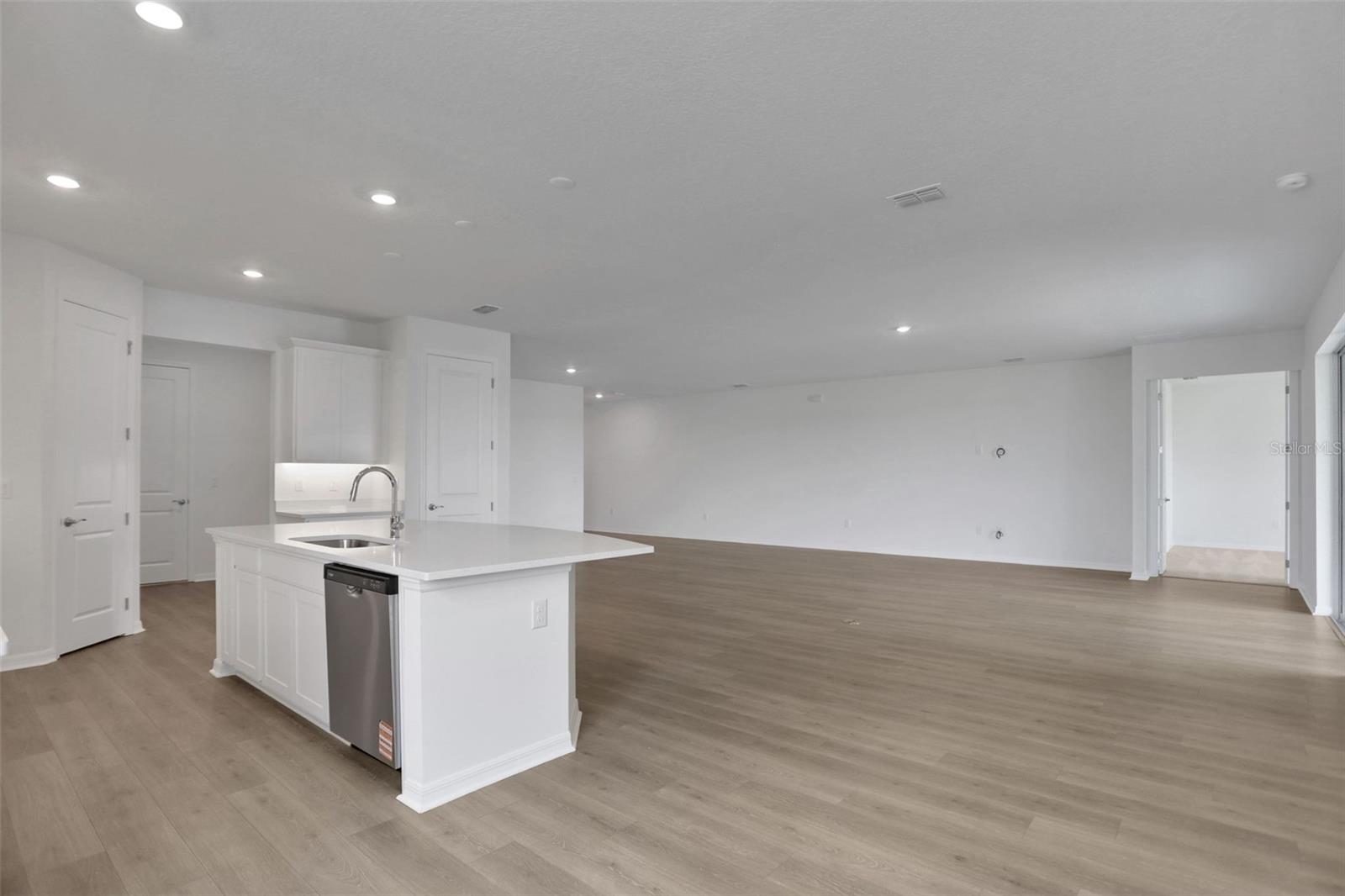 7418 SEA MANATEE ST — photo 27