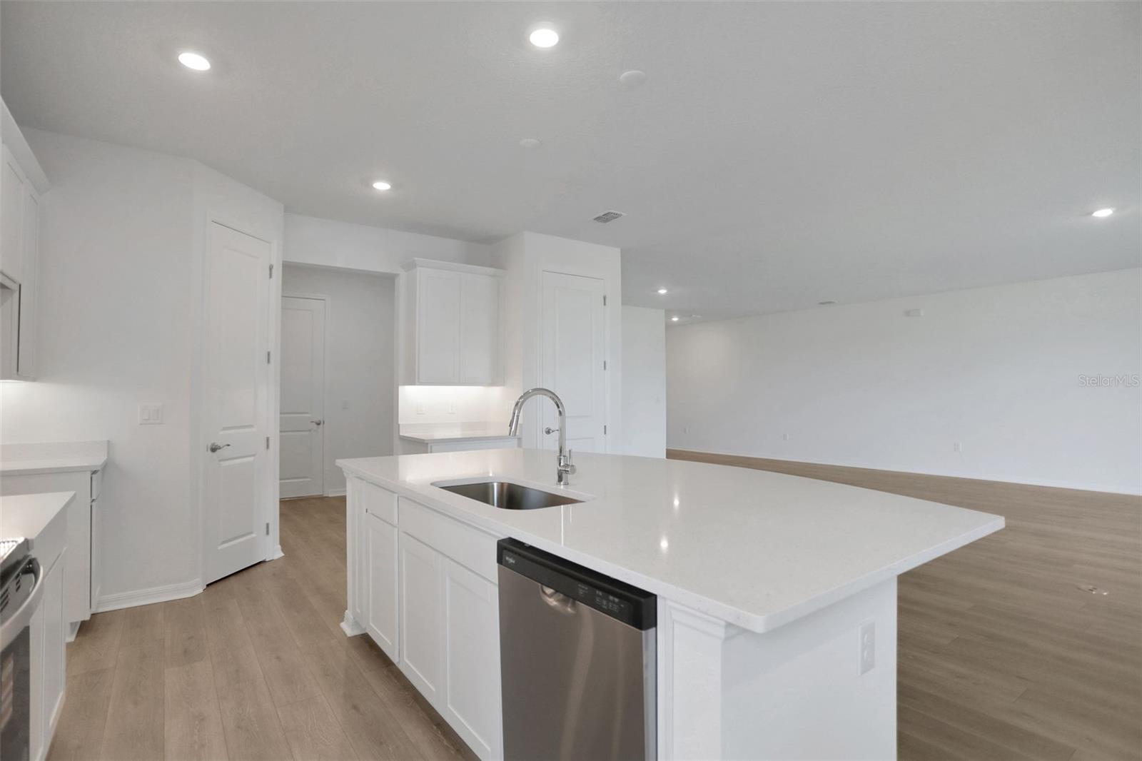 7418 SEA MANATEE ST — photo 28