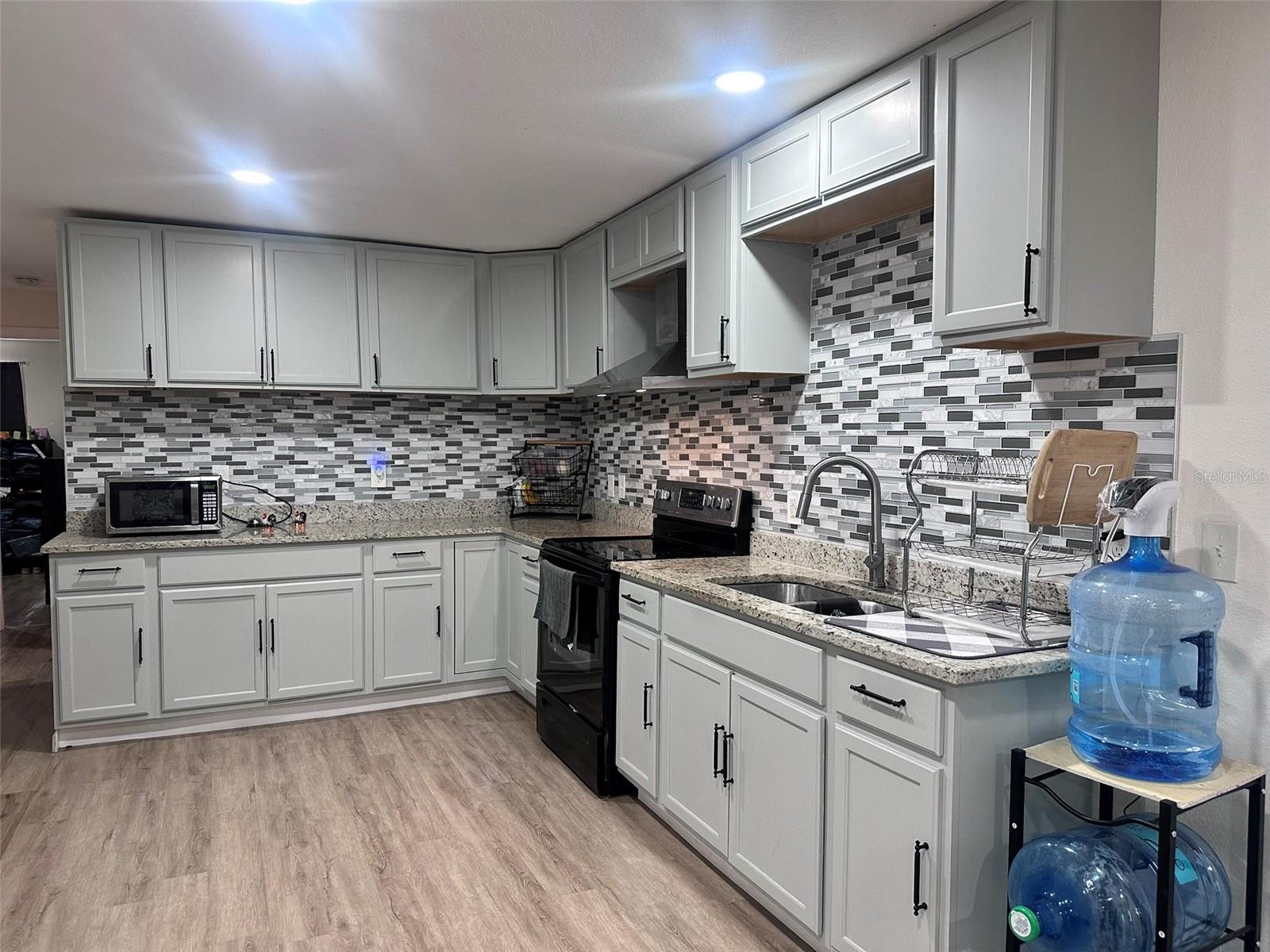 6606 CORBIN LN — photo 4