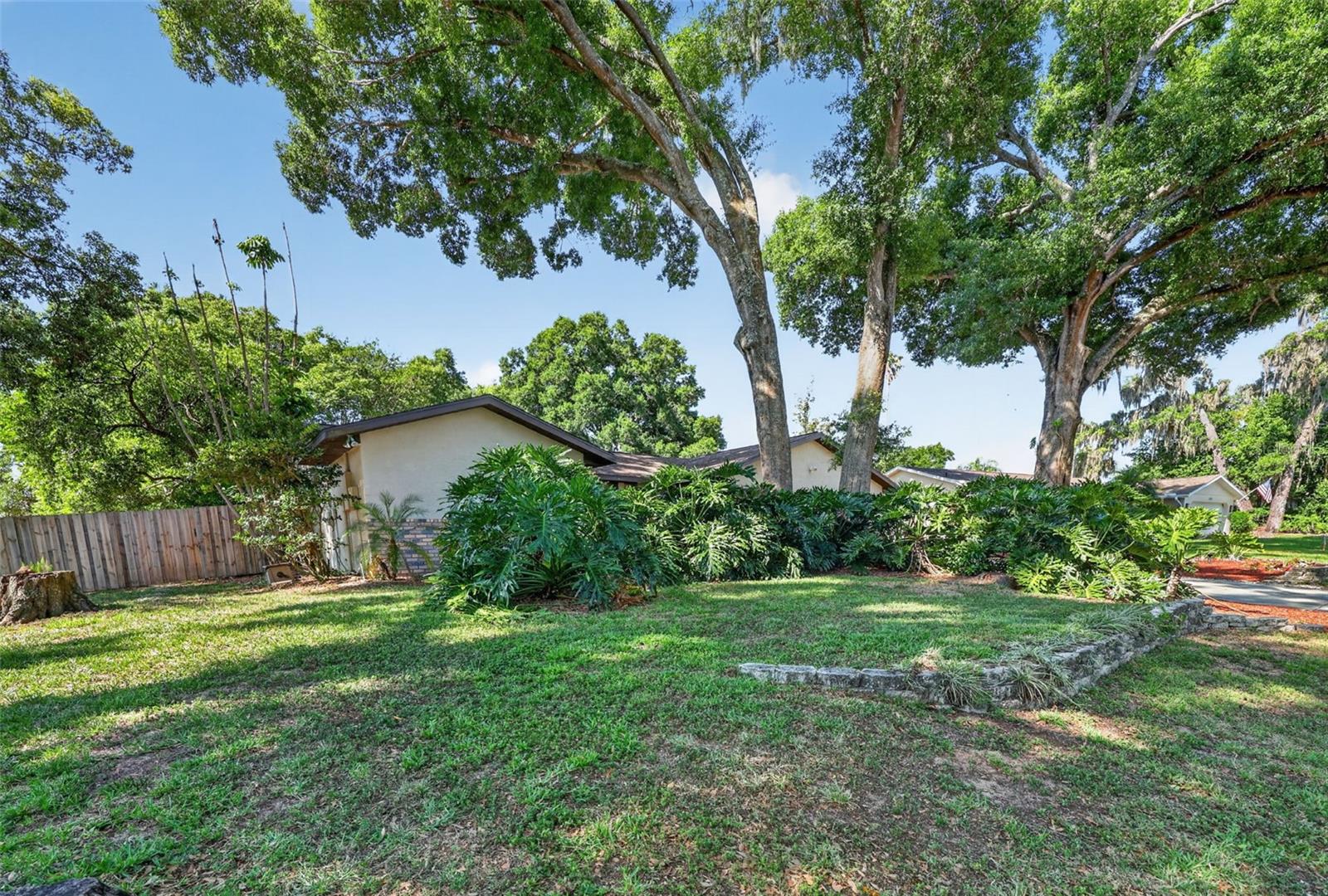 2713 WILLOW OAKS DR — photo 2