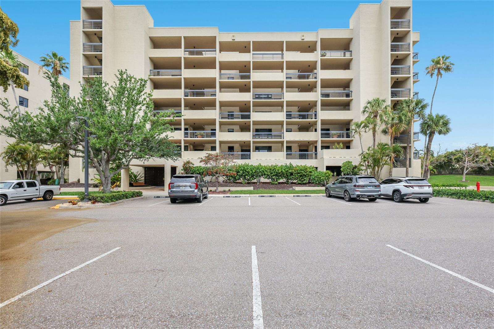 1095 GULF OF MEXICO DR #102 — photo 30