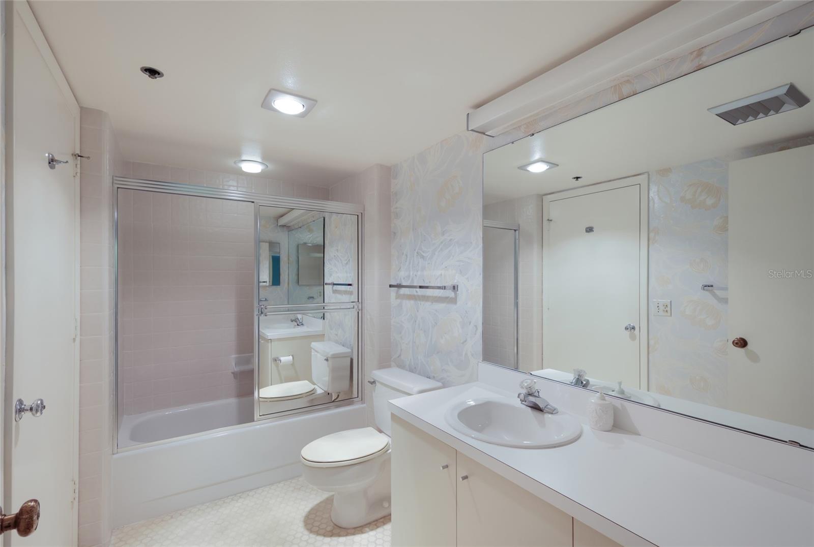 1095 GULF OF MEXICO DR #102 — photo 23