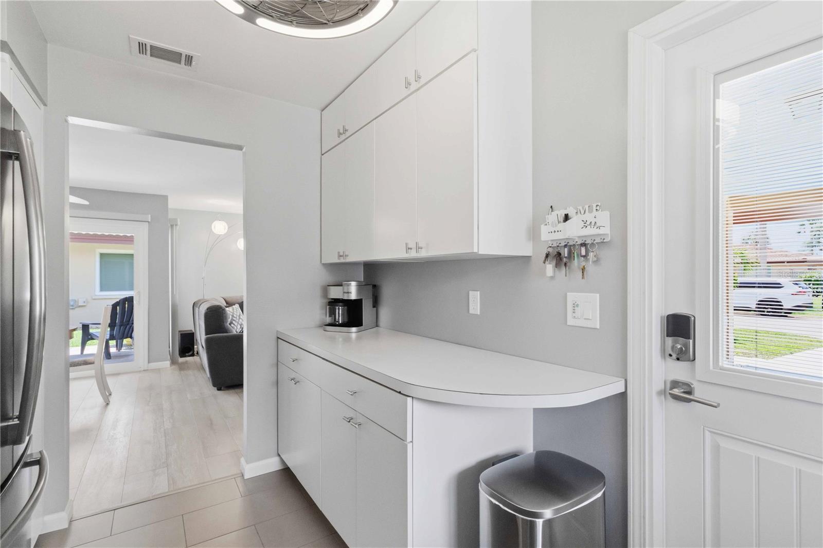 3303 CAMBRIDGE AVE — photo 22