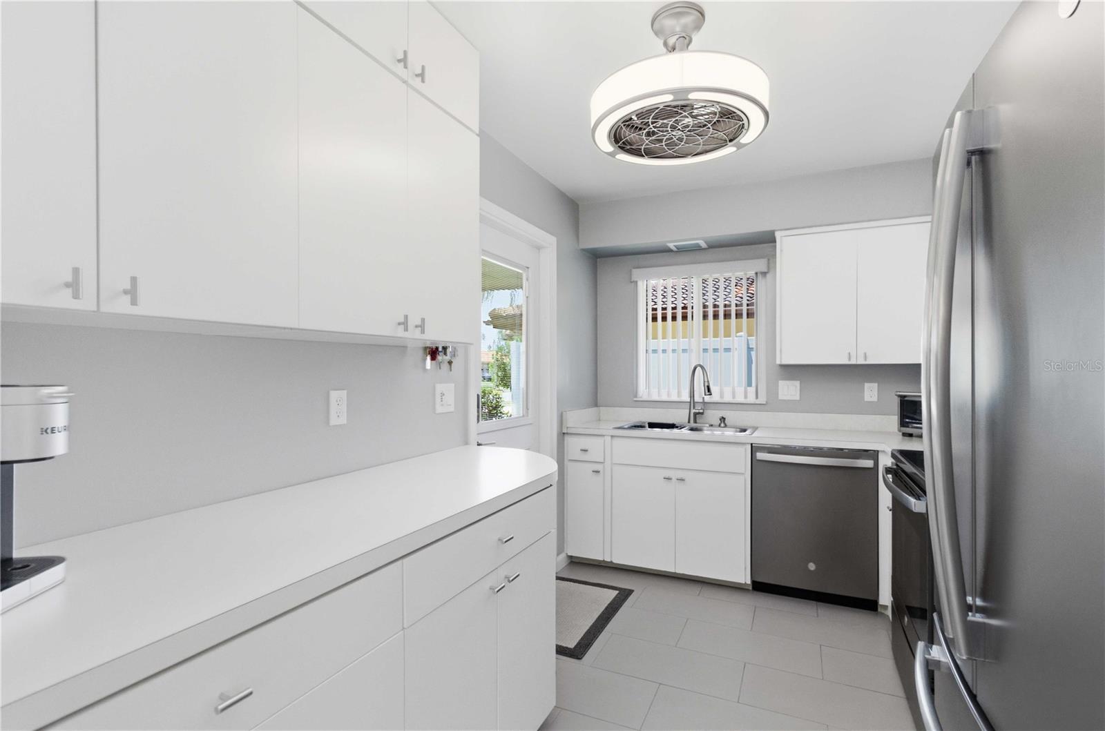 3303 CAMBRIDGE AVE — photo 19
