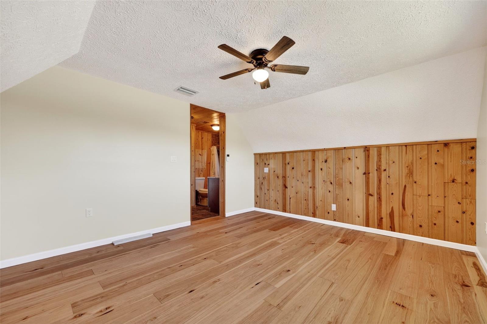 19801 GUNN HWY — photo 44