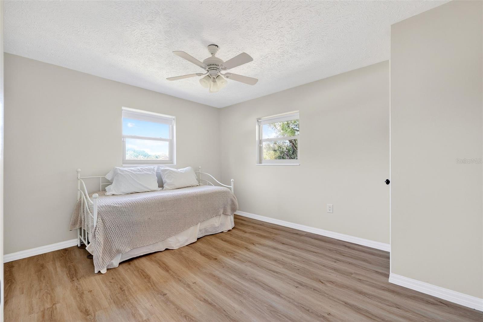 19801 GUNN HWY — photo 37