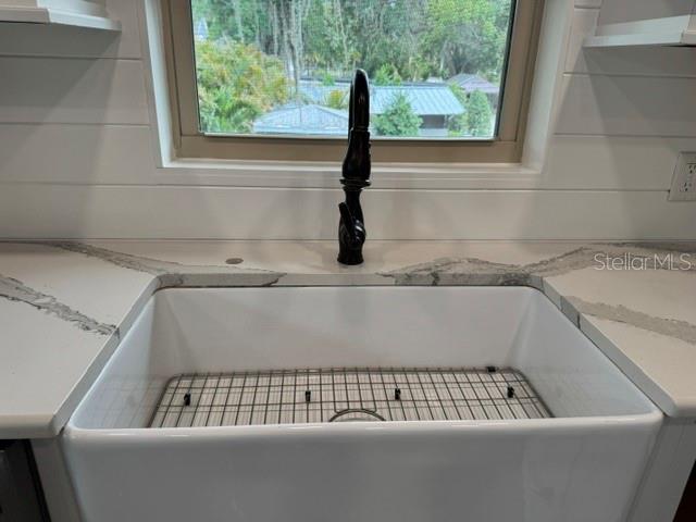 19801 GUNN HWY — photo 28