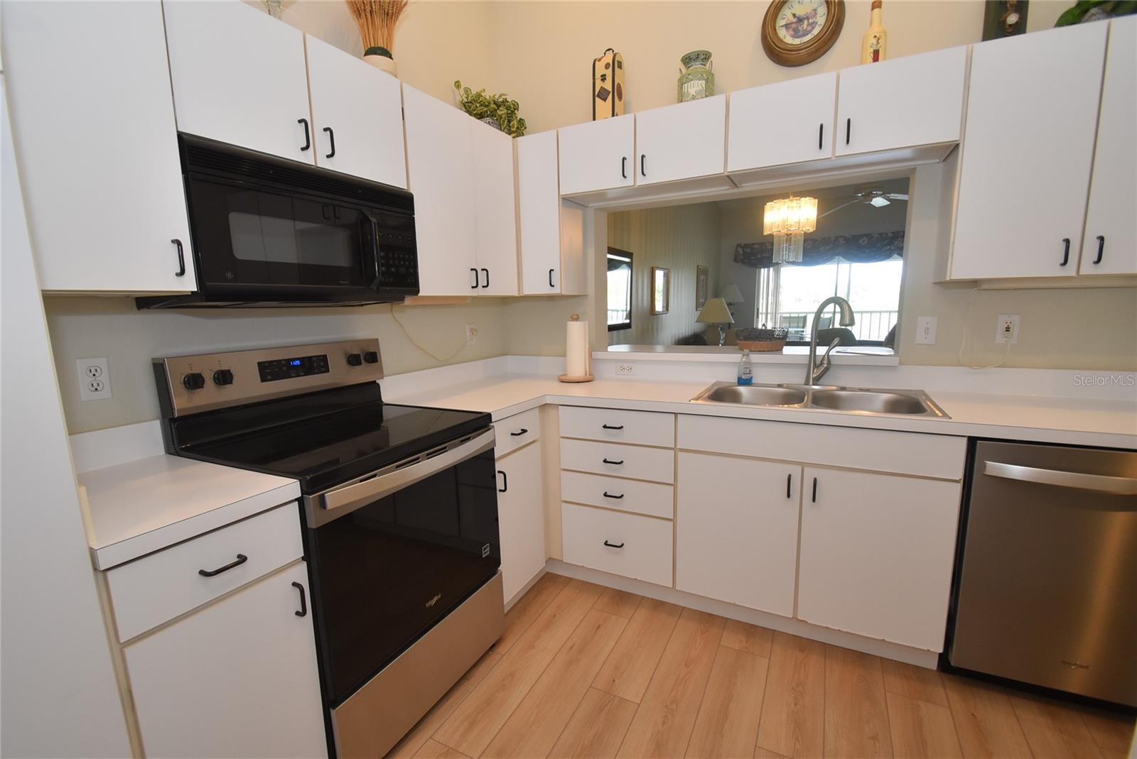 9300 CLUBSIDE CIR #1306 — photo 44