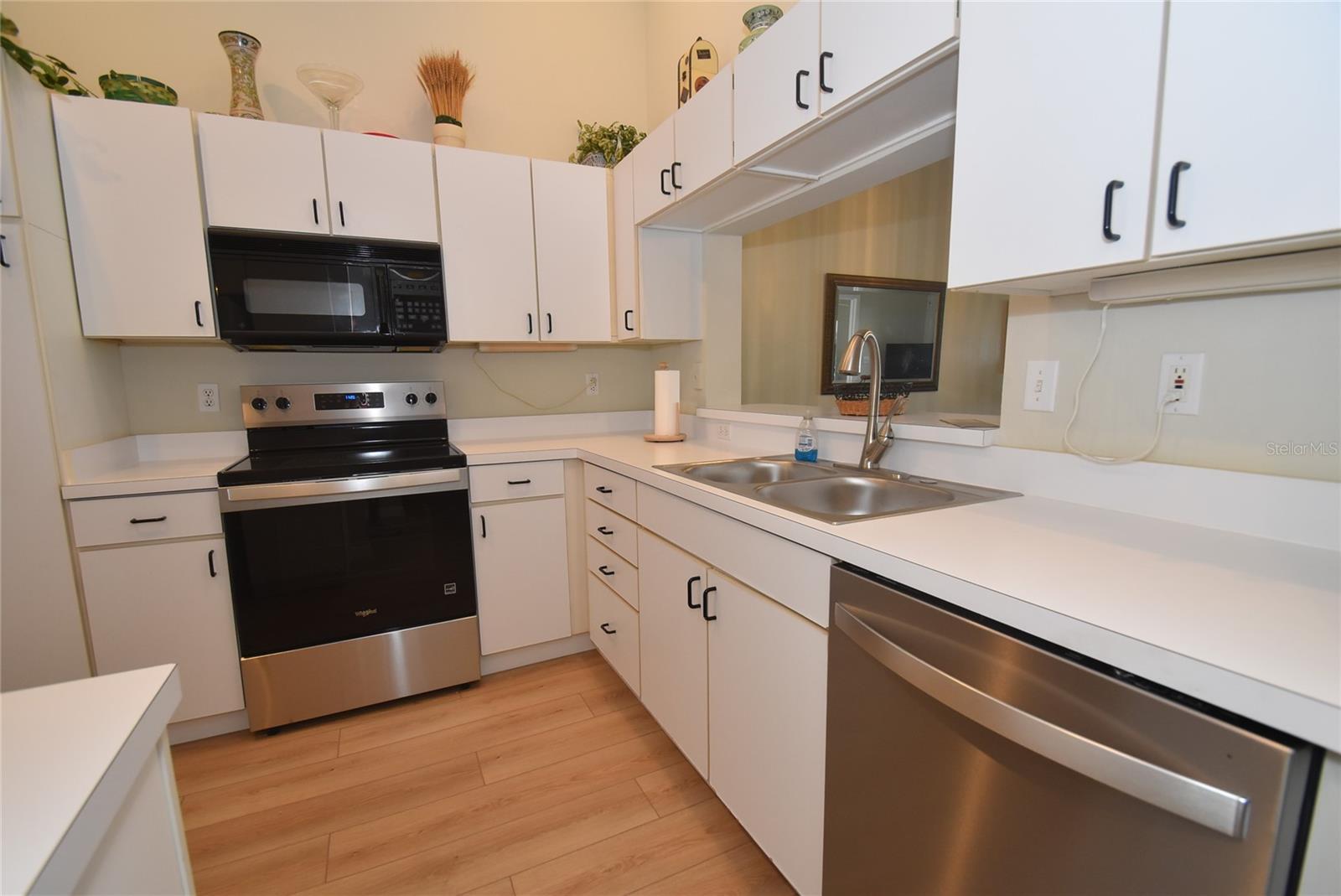 9300 CLUBSIDE CIR #1306 — photo 3