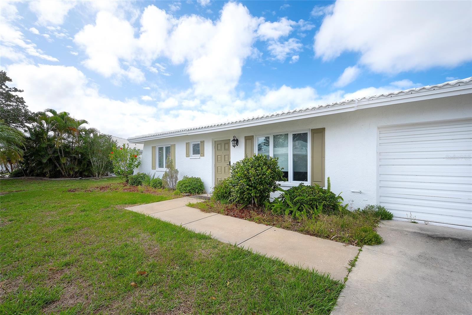 3810 JOYCE DR — photo 5