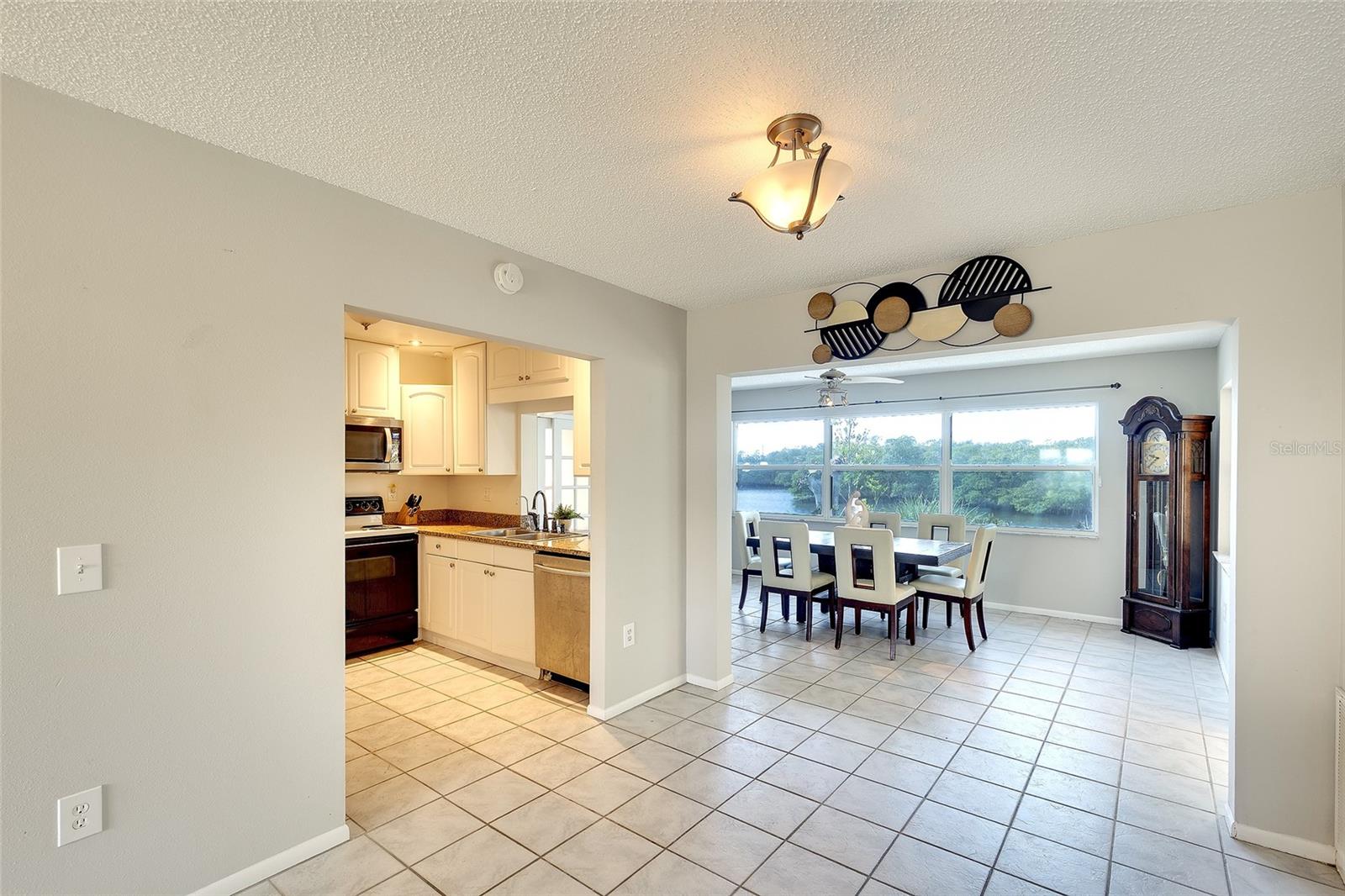 3810 JOYCE DR — photo 9