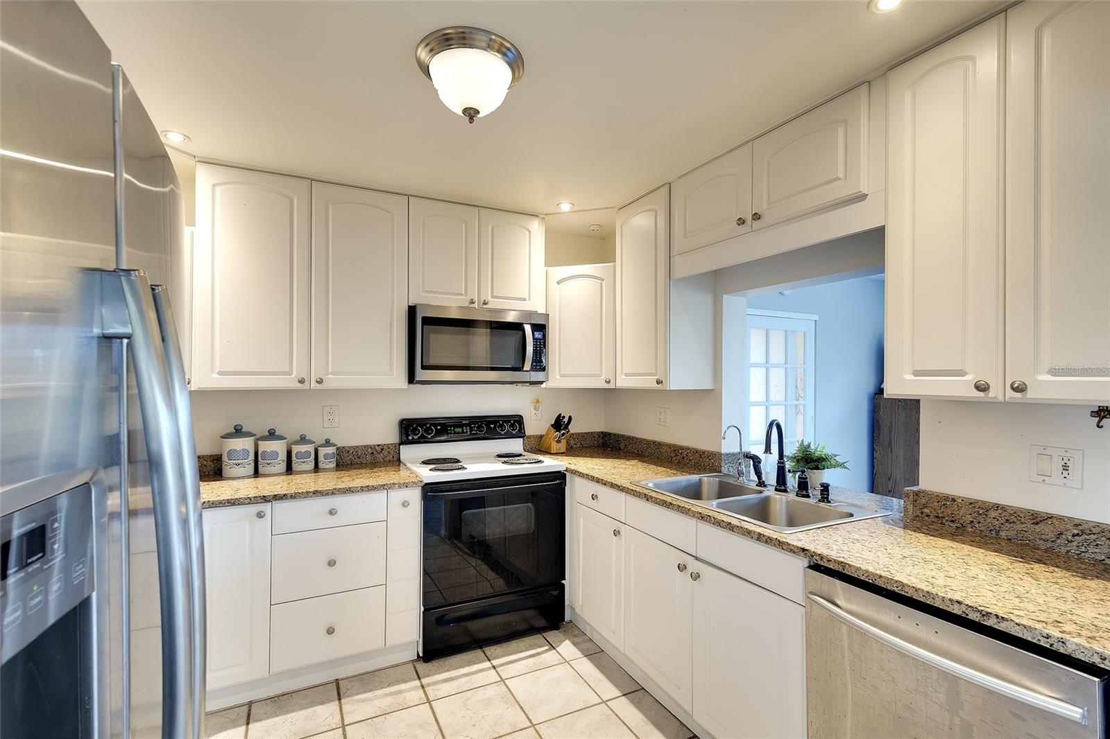 3810 JOYCE DR — photo 10