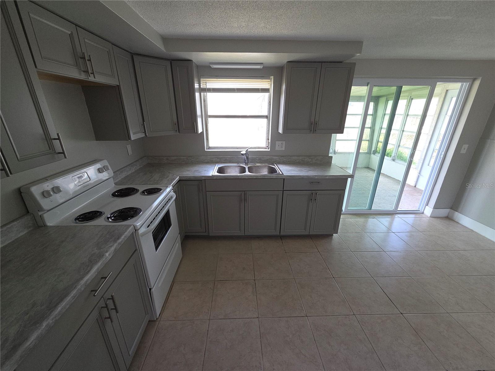 4616 IRENE LOOP — photo 7