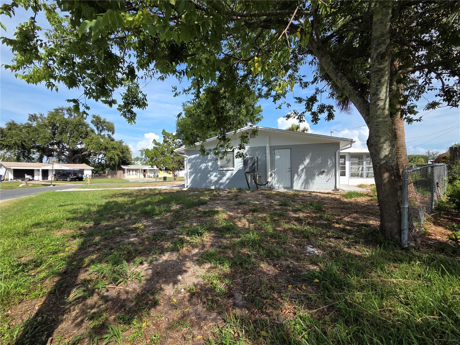 4616 IRENE LOOP — photo 18