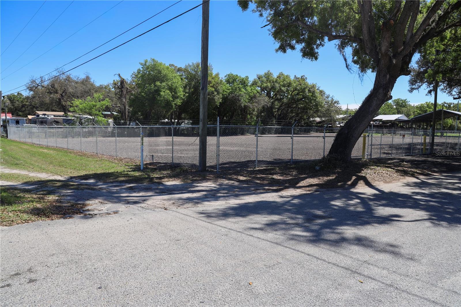 11703 N US 301 HWY — photo 24