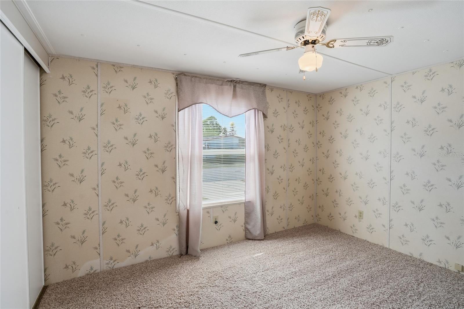 3933 SARAH DR — photo 17