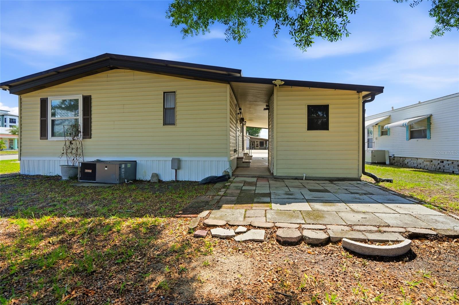 3933 SARAH DR — photo 22