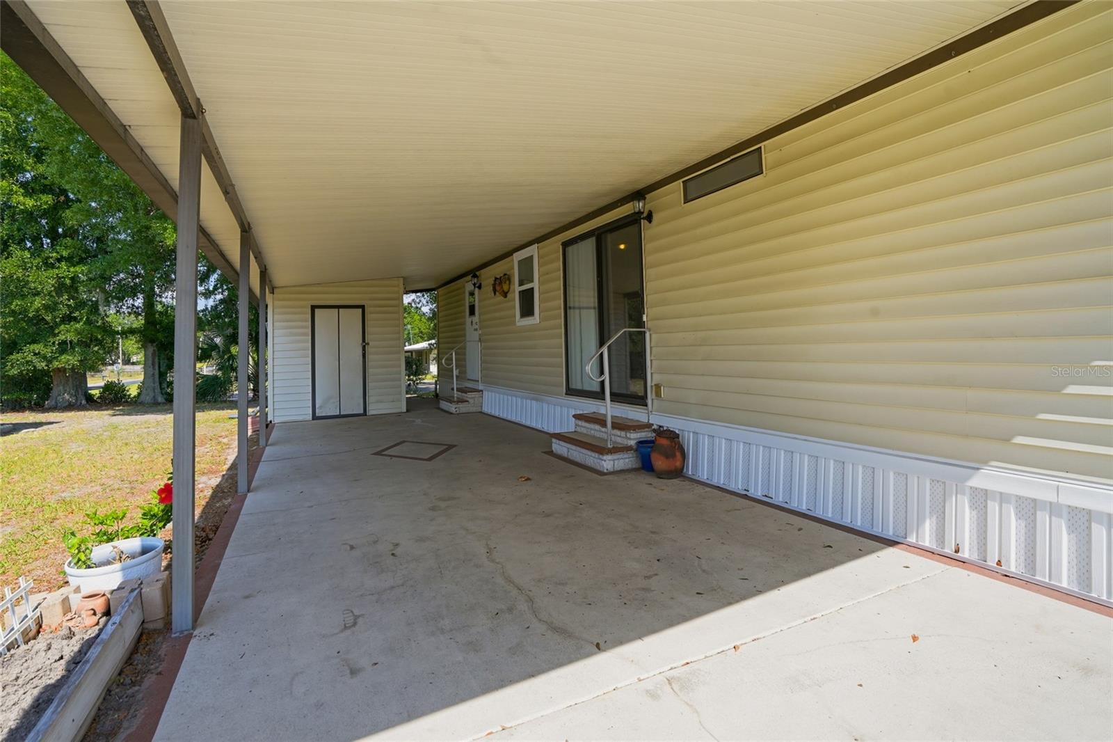 3933 SARAH DR — photo 21
