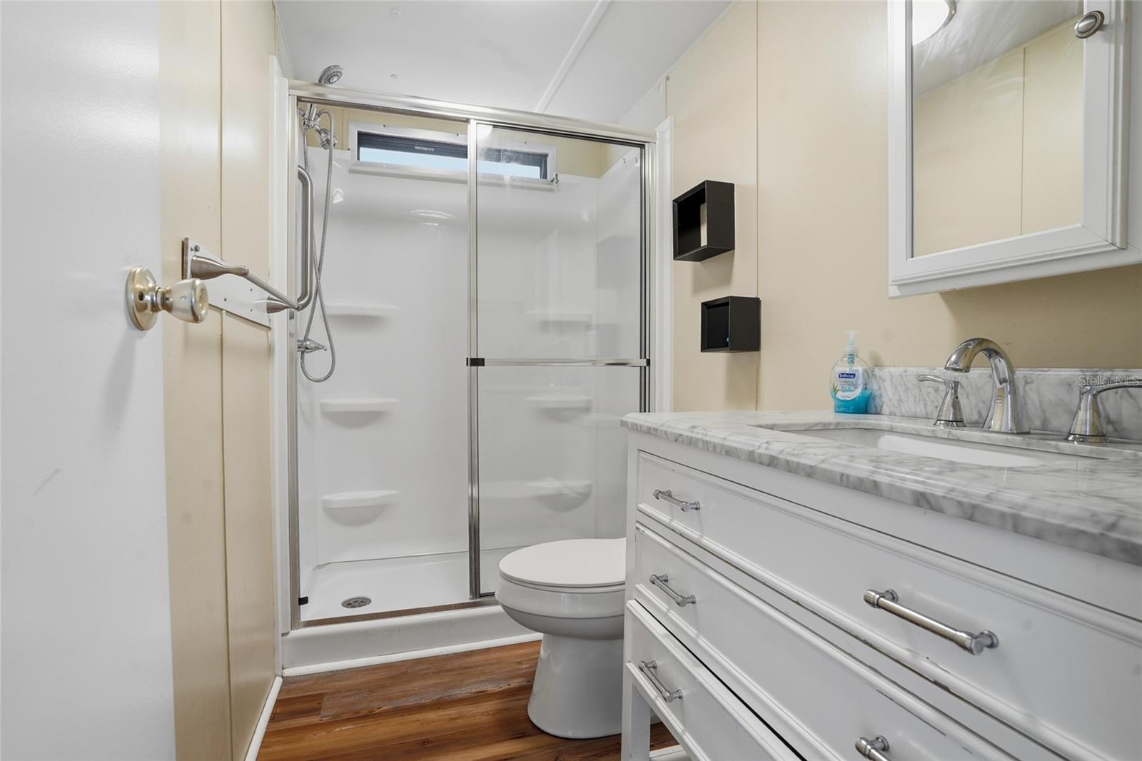 3933 SARAH DR — photo 16
