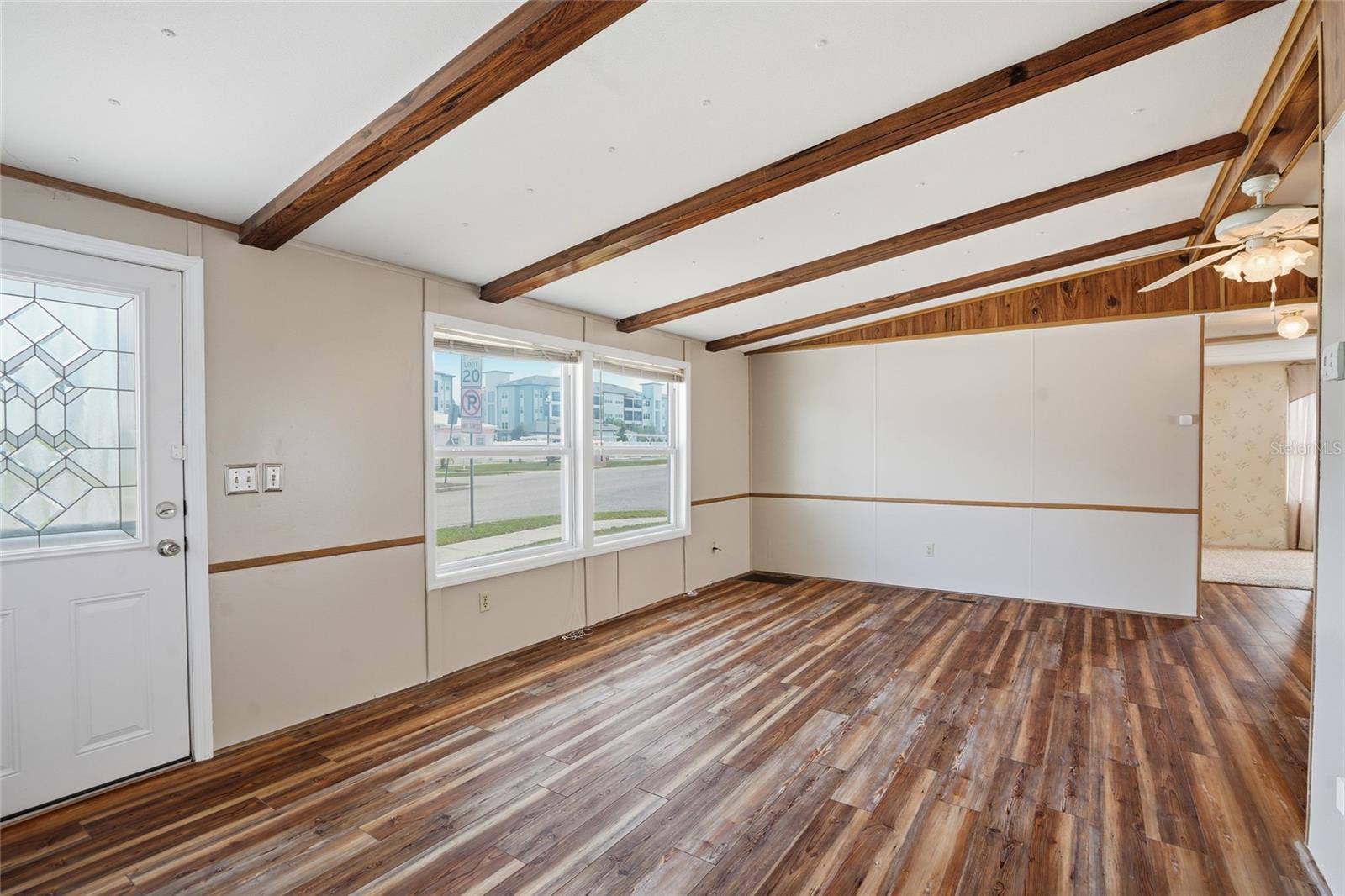 3933 SARAH DR — photo 9