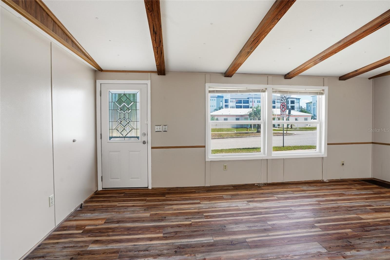 3933 SARAH DR — photo 7