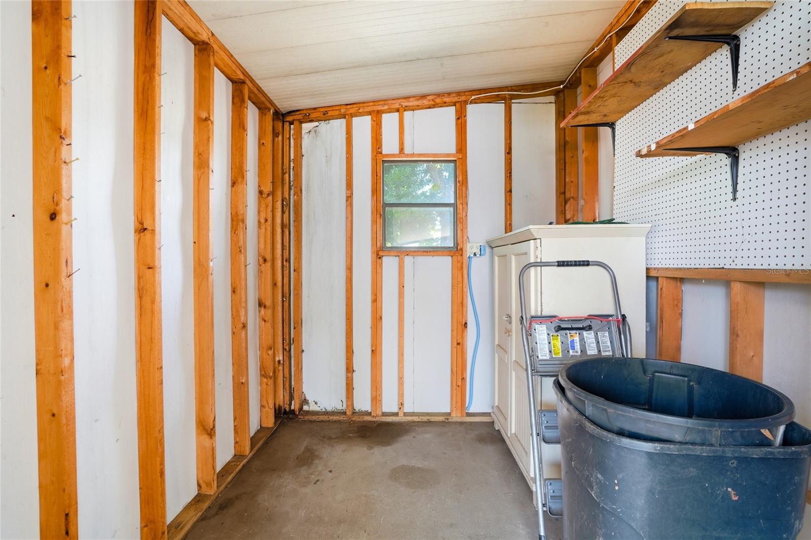 3933 SARAH DR — photo 6