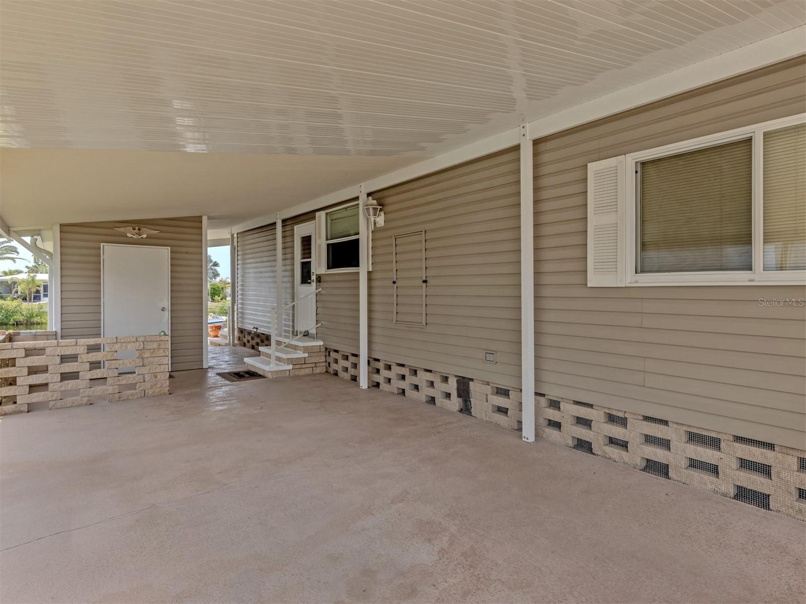 132 MARTINIQUE RD — photo 26