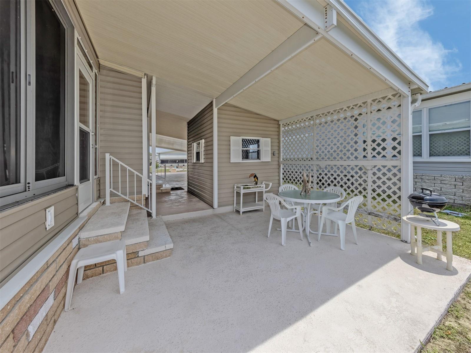 132 MARTINIQUE RD — photo 28